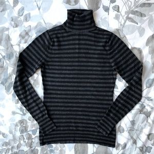 🖤The Limited Striped Turtleneck Sweater